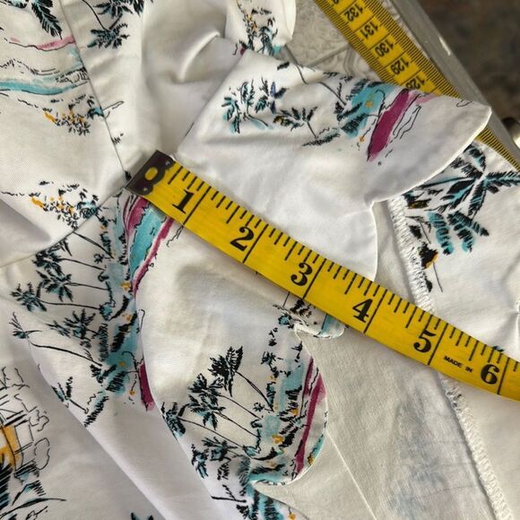 Crown & Ivy White and Yellow Bermudas with Whimsical Print - Picture 5 of 8